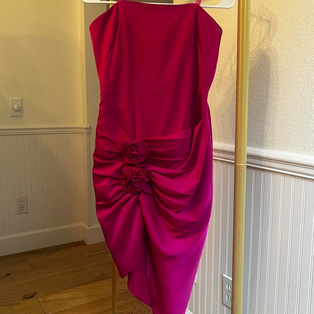 Elegant Pink Midi Dress with Floral Detail